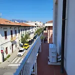 A Due Passi Dal Mare Lovely Apartment Viareggio