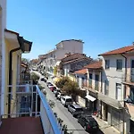 A Due Passi Dal Mare Lovely Apartment Viareggio